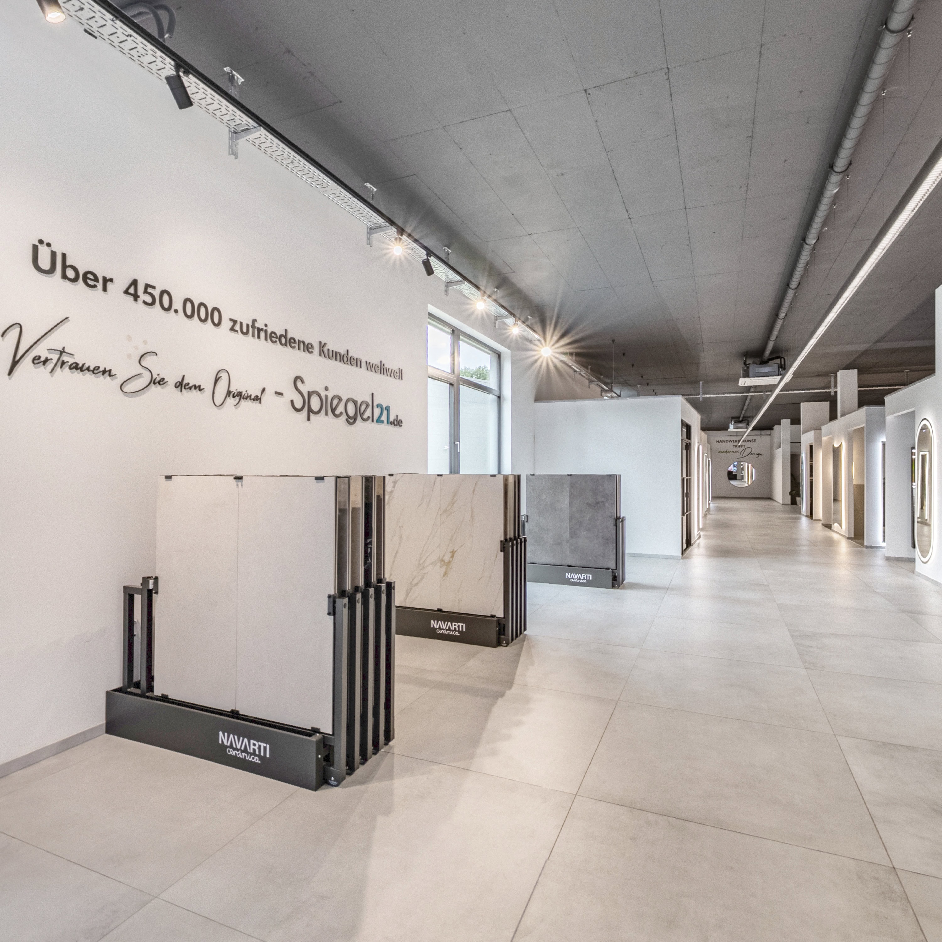 Fliesen und Keramik im Showroom